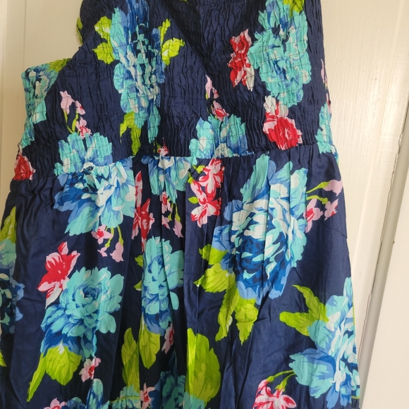 Dress - Picture 5 of 9